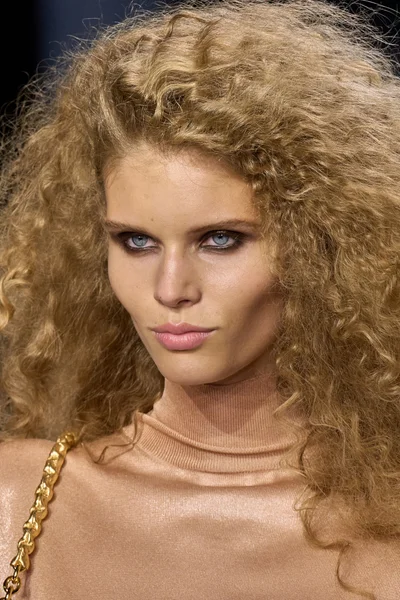 Look 27
